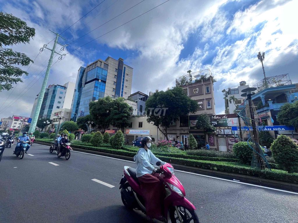 Hire the 7th floor Phan Xích Long Phú Nhuận Street.