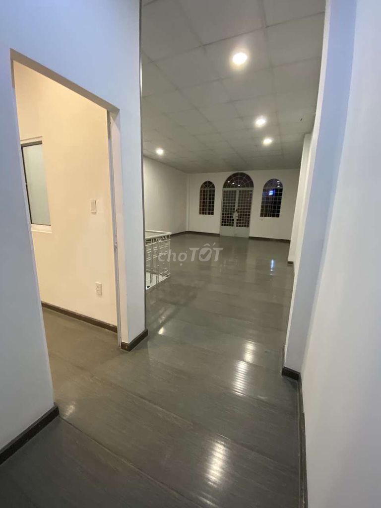 Full house, business, two bedrooms, two toilets.
