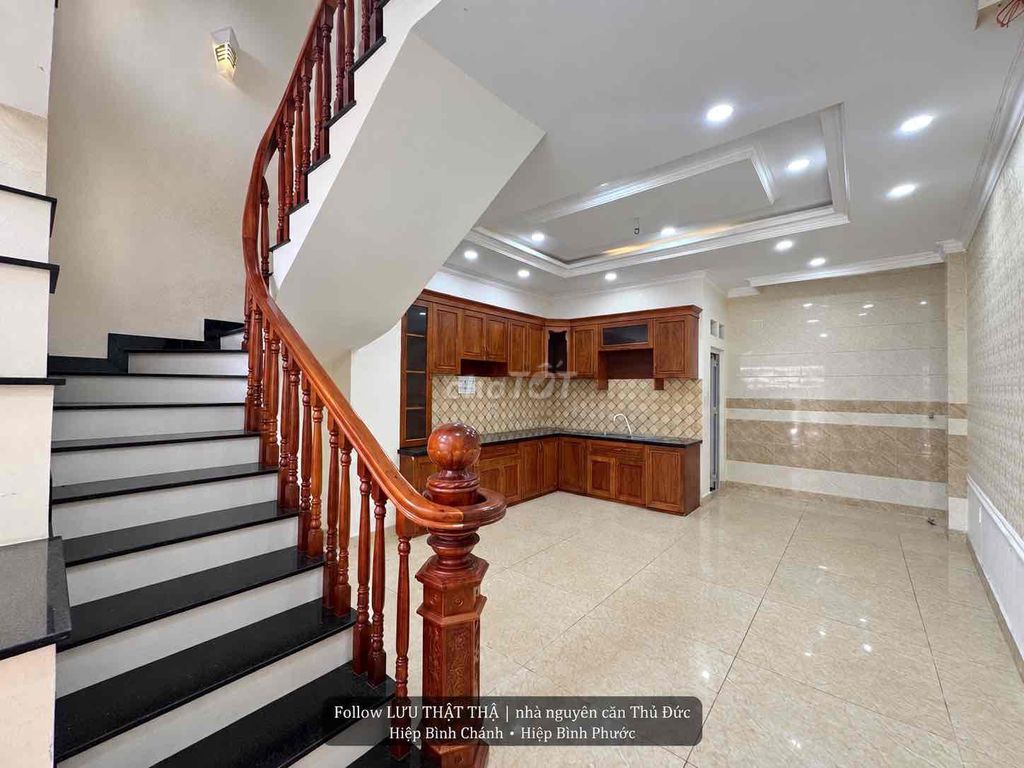 The car's original -- four bedrooms -- the average market of a million-Hiệp Bình Chánh.