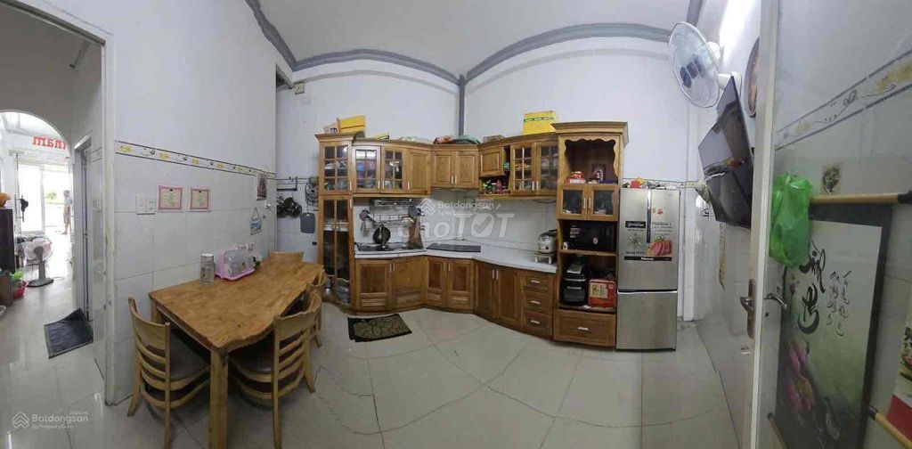 3 bedrooms, original -- C12's front.