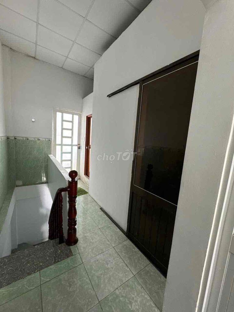 House 1 :1 .1 .2 second floor bedroom 4 x17 m .