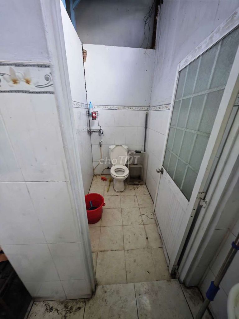 5 X20 beauty storage for short-term rents containing steaks.