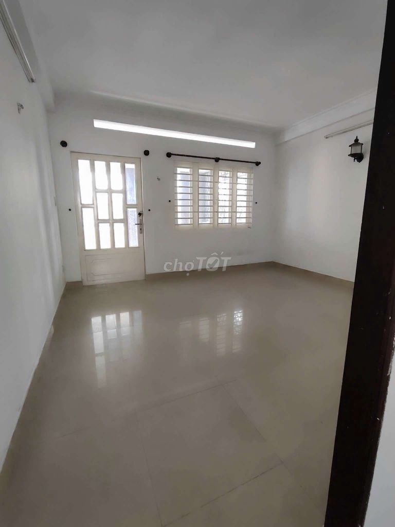 Rent a house to walk out ALS Bình Tân 4/20 meters three stories.