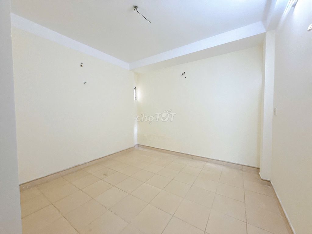 Rent an alley 6 M Dương Văn Dương 4 x 16 M set 3 long: Four bedrooms, five toilets.