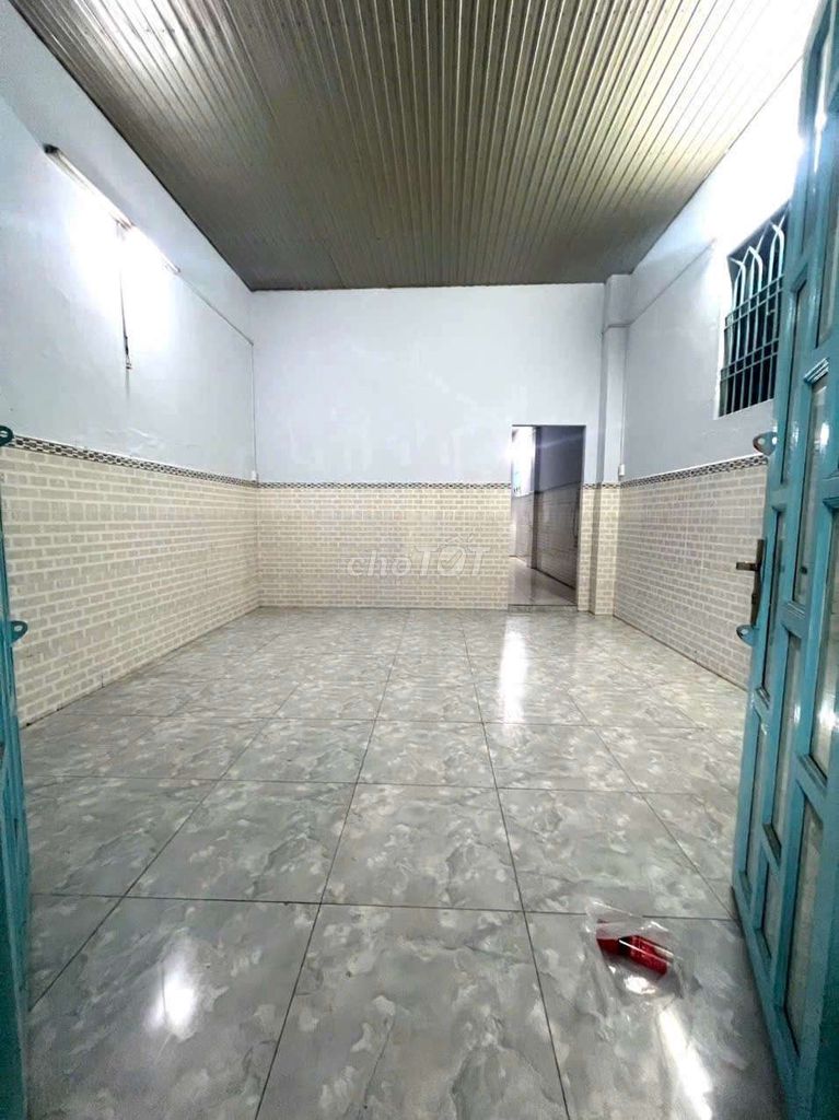 Houses are 108 meters wide, 4m,2 rooms, Cap, 3x3,Tân Xuân Hóc Môn