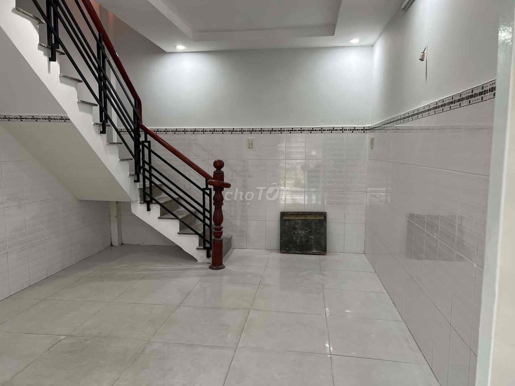 We'll rent out an eight-foot-long-foot-long alley front.
