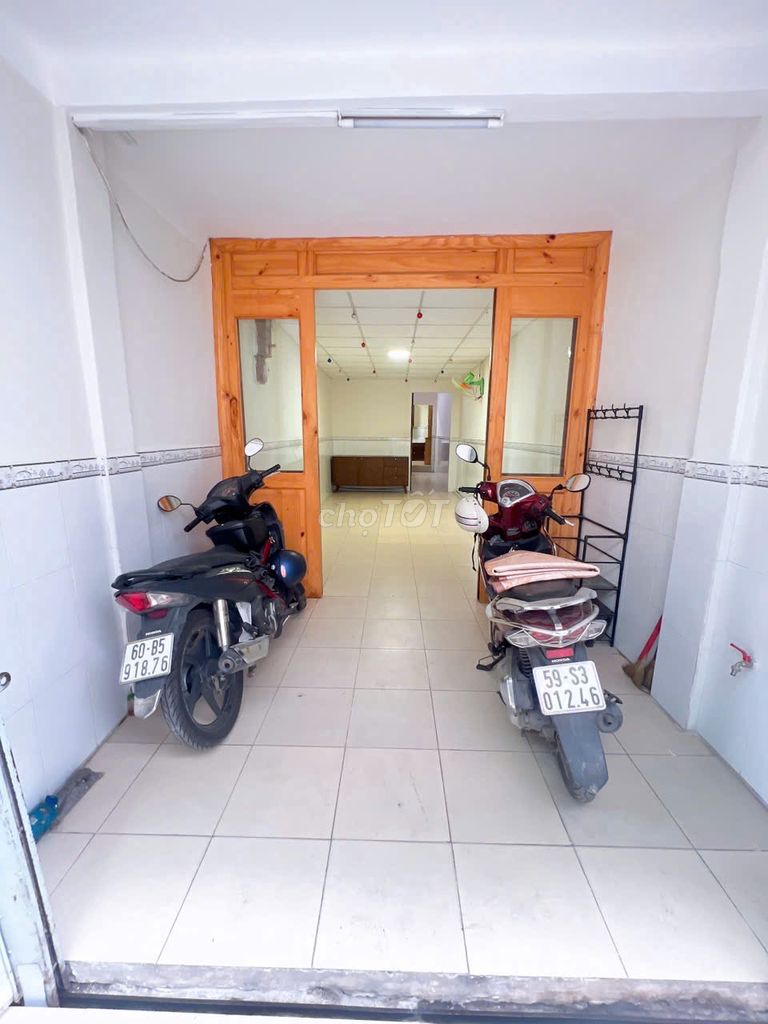 Rent the entire Phan Văn Trị street, 11th and Bình Thạnh.