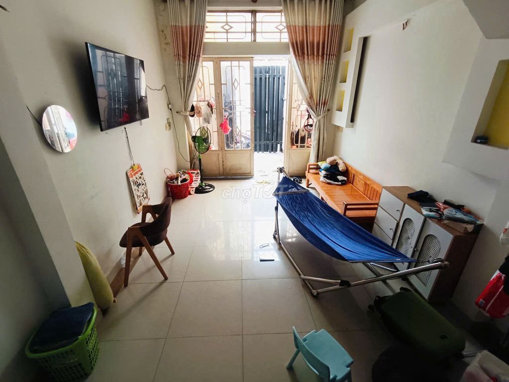 Let's rent out a nice clean house. 3 x5 x 14th floor, số 8,210 11. Gò Vấp.