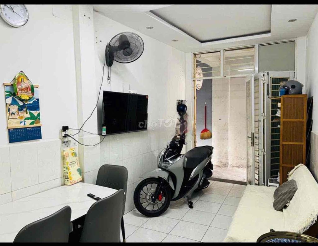 1st floor Q, Bình Thạnh (three bedrooms) Phan Văn Hân Alley