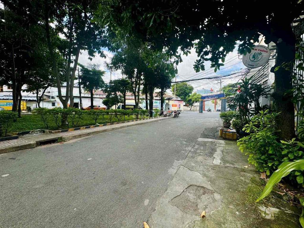 21 million M-2-4 floor bedroom 8 M Cầu Xéo near aeon Tân Phú
