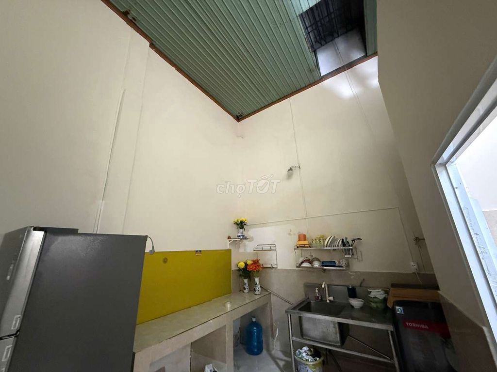 The rent house is a two-yard truckhouse.