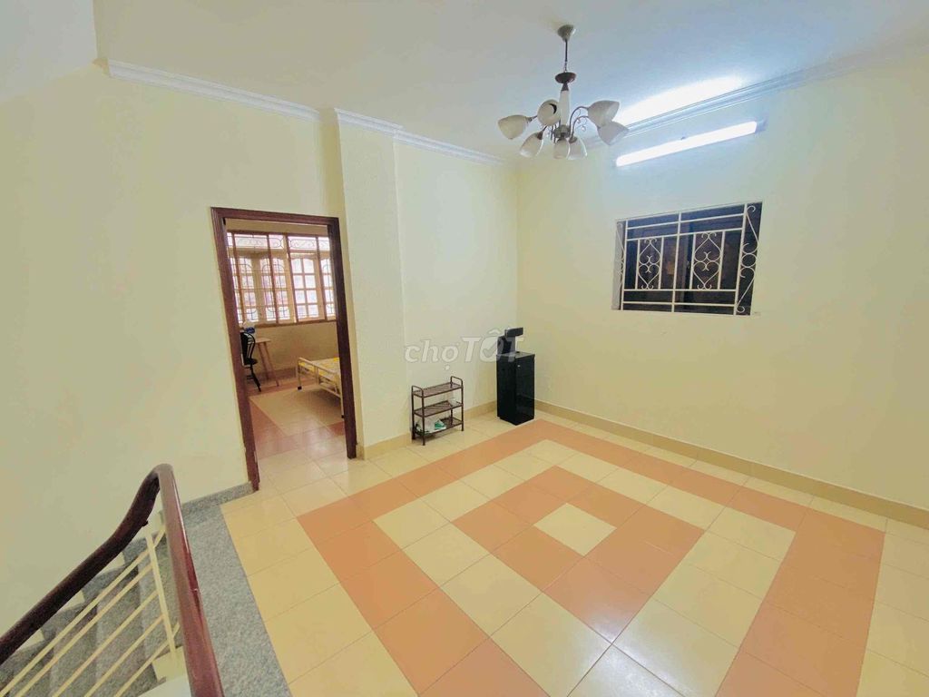 Renting cash houses on the east-to- east side, District 7