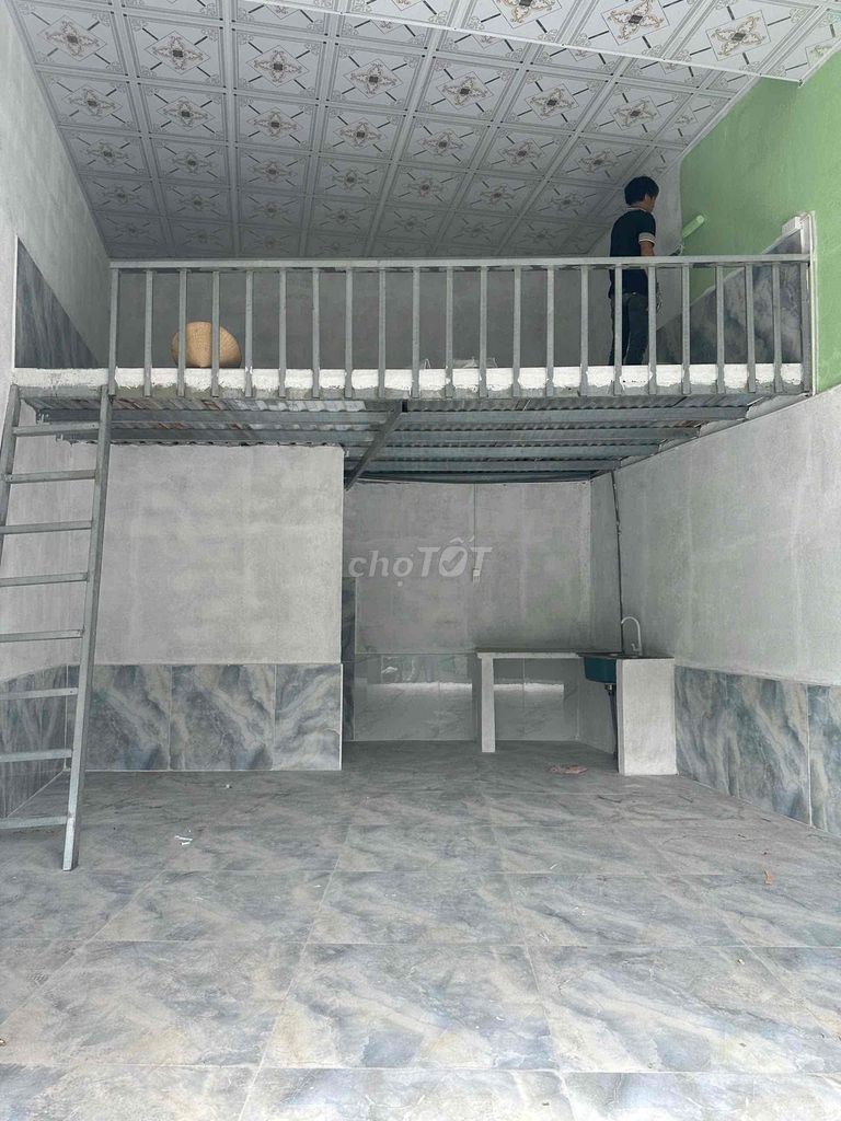 Rent a house or stocker 4 x 8 meters with fake guard.