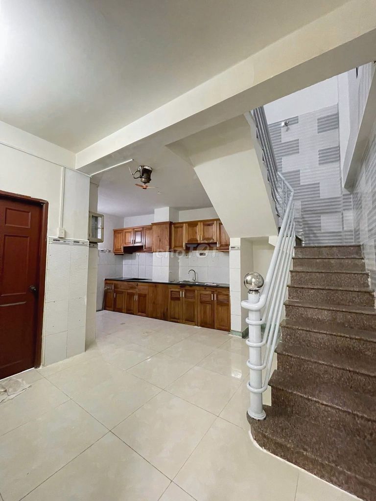 Rent a house wide through Nguyễn Ảnh Thủ P. Tân Chánh Hiệp District 12