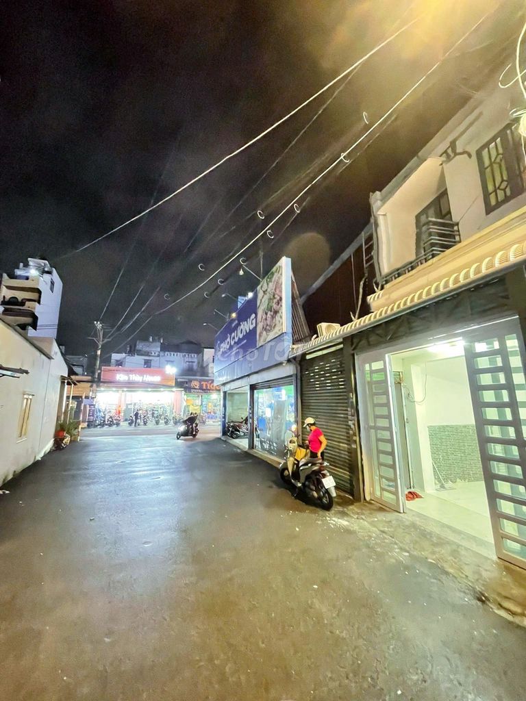 Rent a house wide through Nguyễn Ảnh Thủ P. Tân Chánh Hiệp District 12
