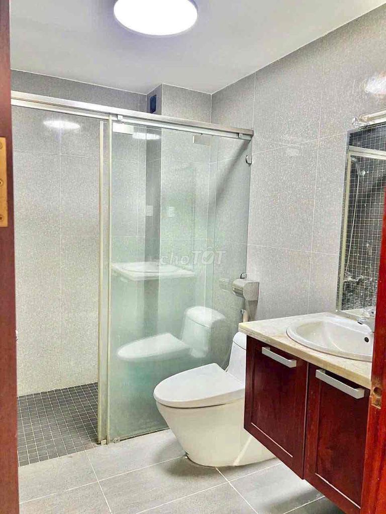 The mtkd building is 4 x 20,3.5. 4 nice rooms.