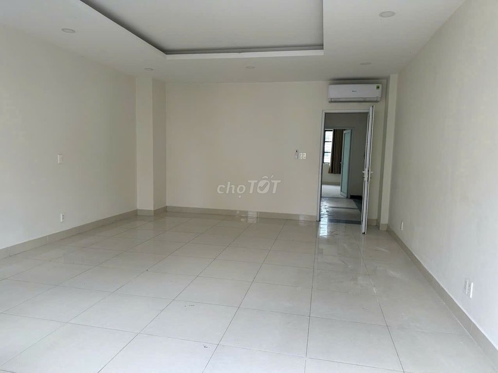 Yên Thế, 131, Tân Bình – 5 X20 M - 1 M 3rd floor - 26 million/ Month