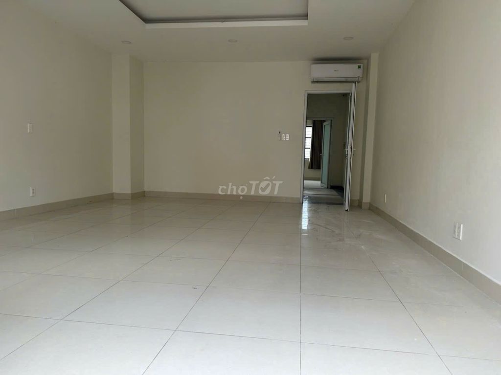 Yên Thế, 131, Tân Bình – 5 X20 M - 1 M 3rd floor - 26 million/ Month