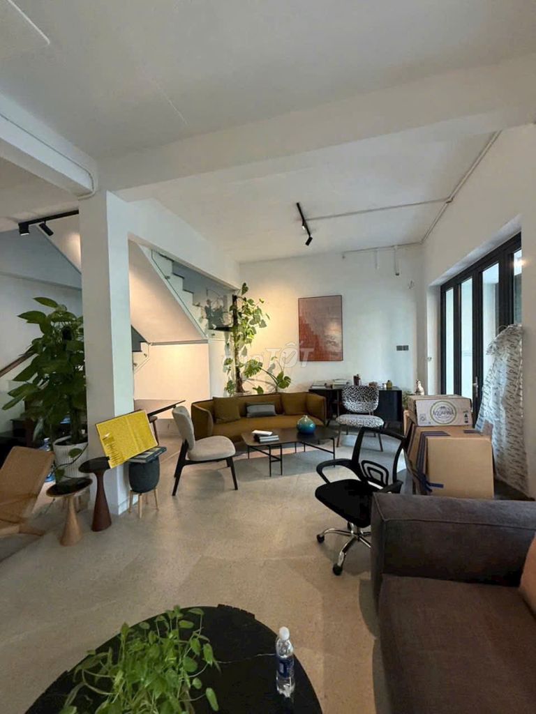 Trường Sơn,730 2, Tân Bình – 8 X23 M - 1 M 2nd floor - 45 million a month