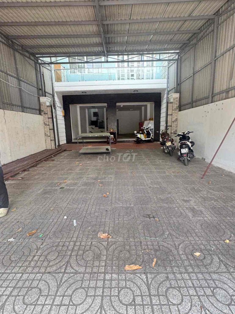 Rent số 47 front with a 4th grader with a 1-milth price.