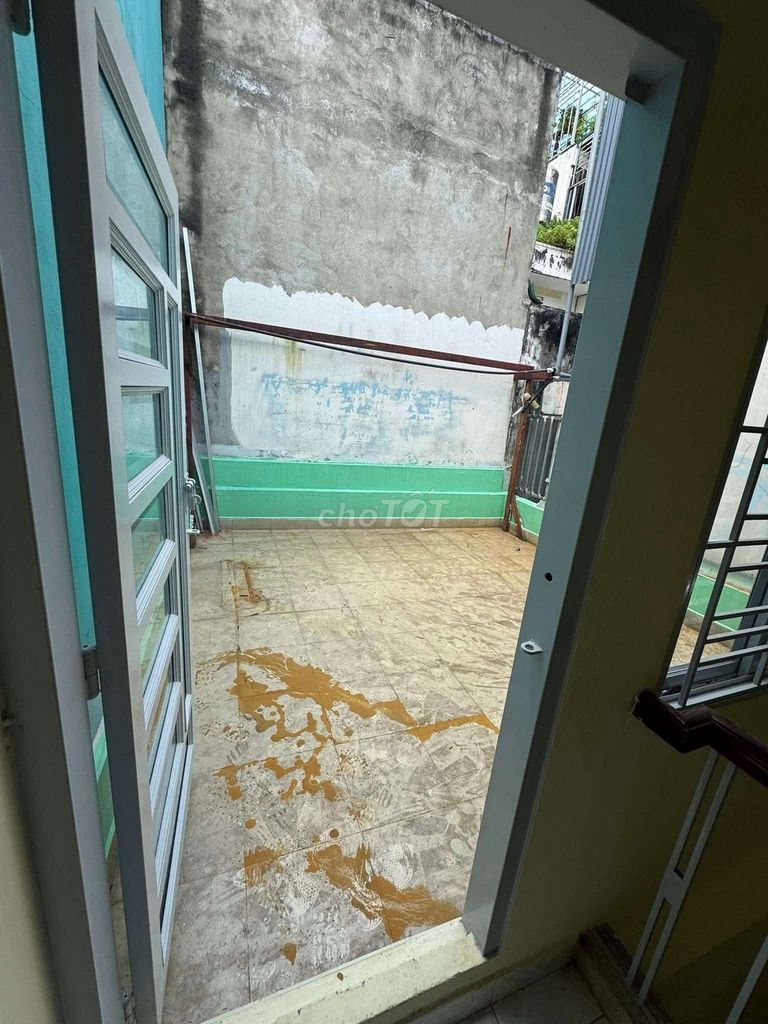 Rent a front house in the celestial courtyard near Hiệp Tân.5 bedroom. Three toilets.