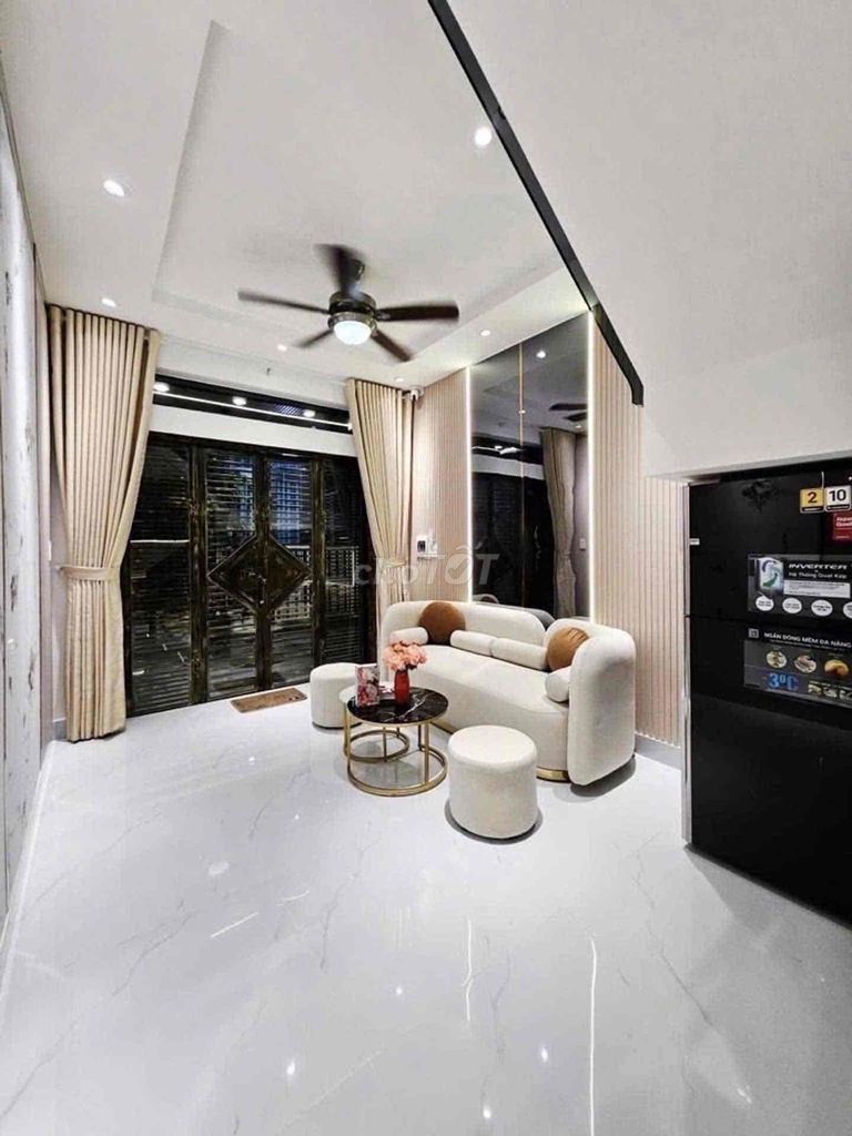 Rent house on Metro Line.