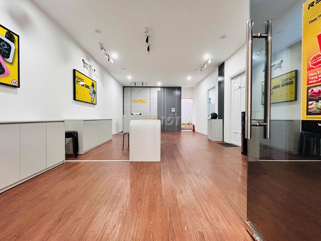 Cửu Long,730, Tân Bình – 6 X22 M – 1 M 2nd floor - 35 million a month