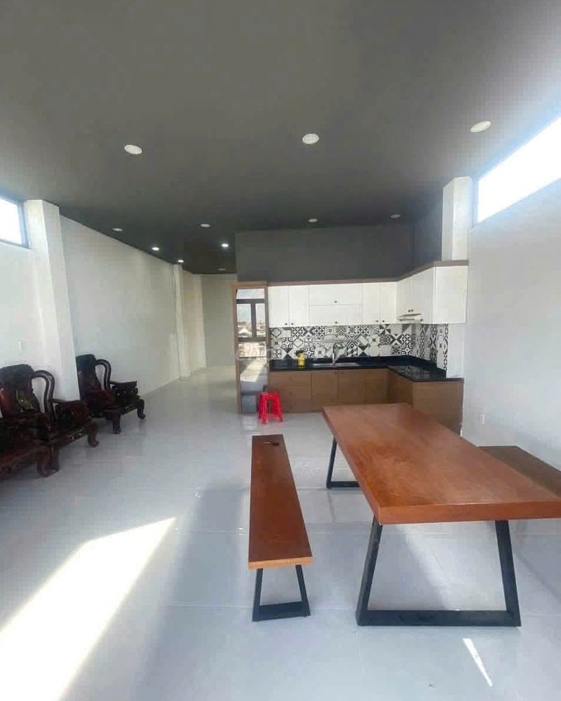 Rent a building 90 meters. One vault. Three L.I.13 Hiệp Bình Phước Thủ Đức million.