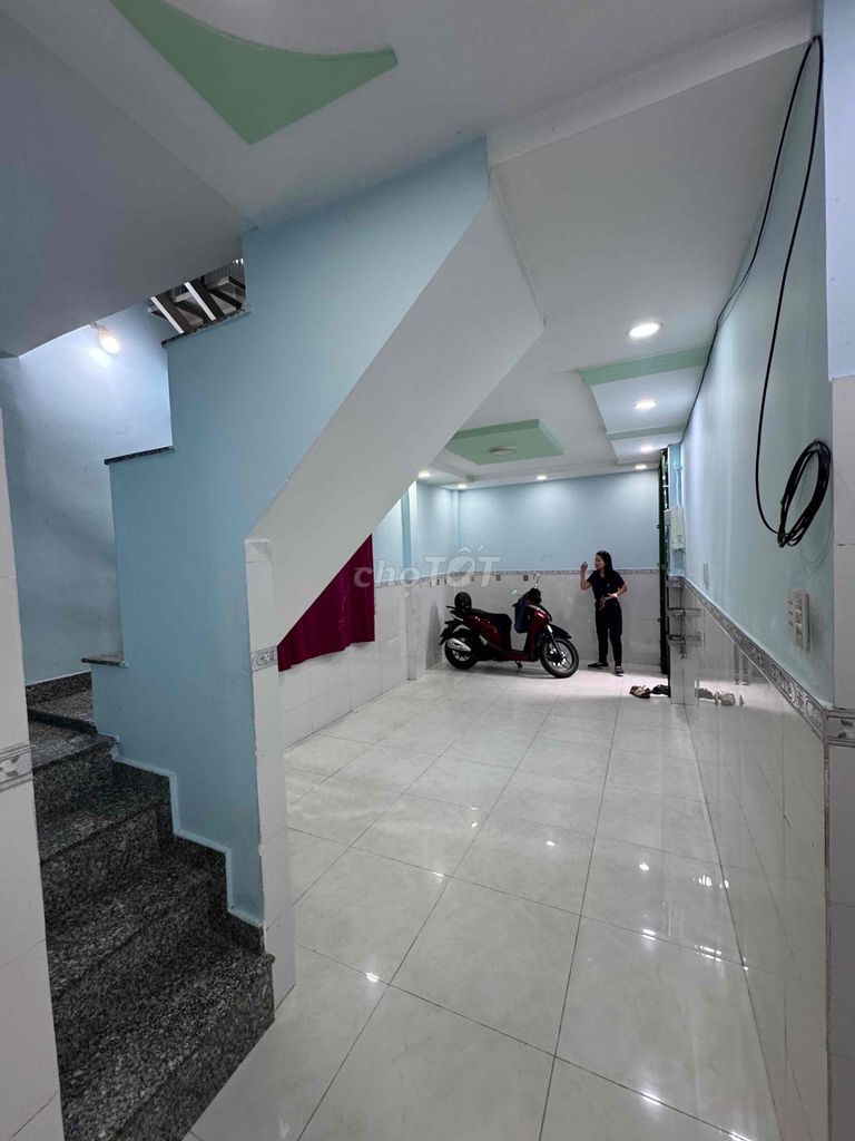Rent three bedrooms on Route 637,64 Quang Trung-711.