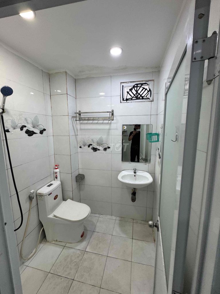 Rent three bedrooms on Route 637,64 Quang Trung-711.