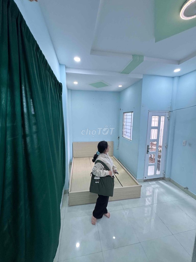 Rent three bedrooms on Route 637,64 Quang Trung-711.