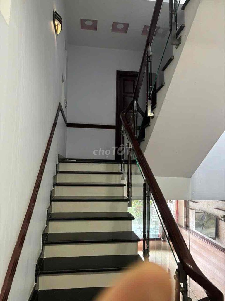 Rent a house-- Cao Thị Chính cash, P. Phú Thuận, District 7
