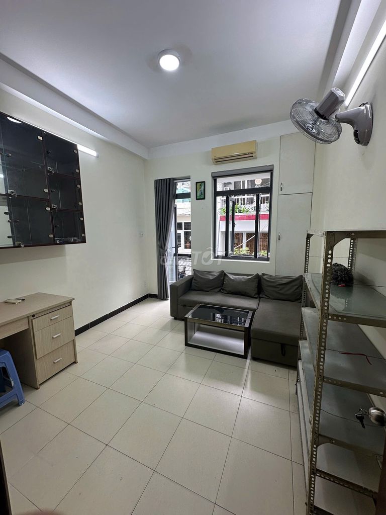 Five bedrooms, four toilets, 32 Hồ Thị Kỷs, 10-4 floors, 22 million.