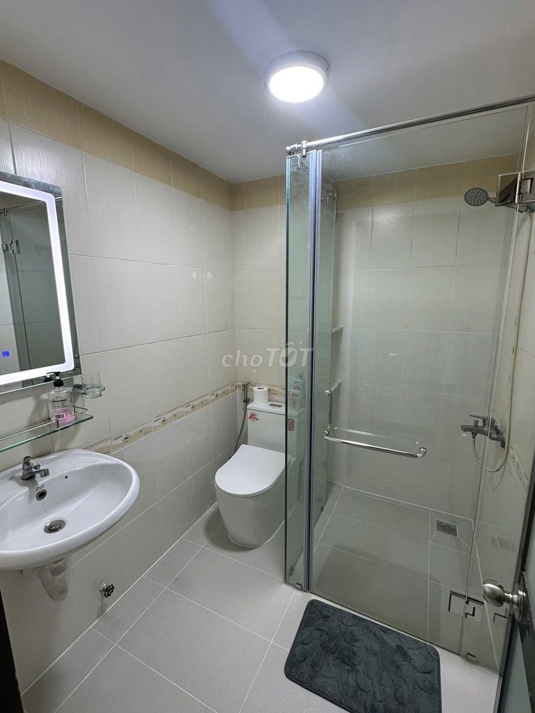Five bedrooms, four toilets, 32 Hồ Thị Kỷs, 10-4 floors, 22 million.