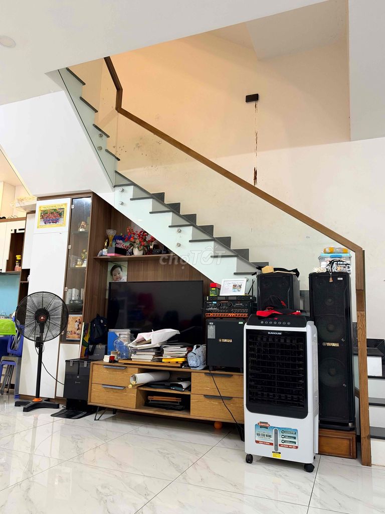 The merita house in section 6 X17 basic interior