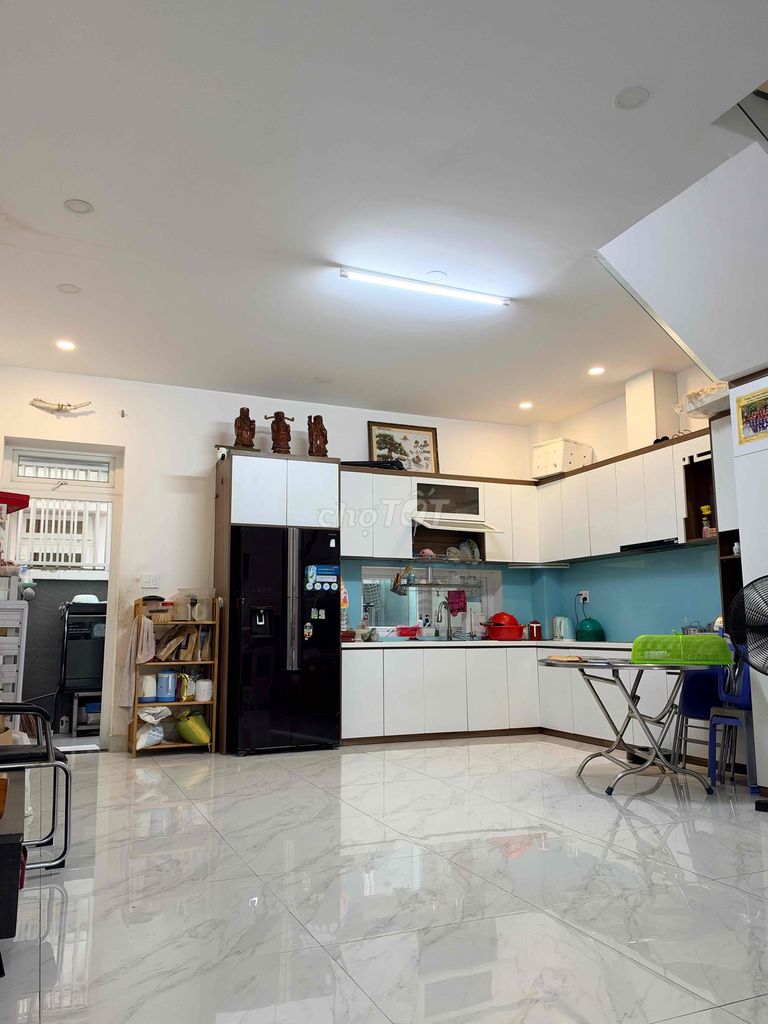 The merita house in section 6 X17 basic interior