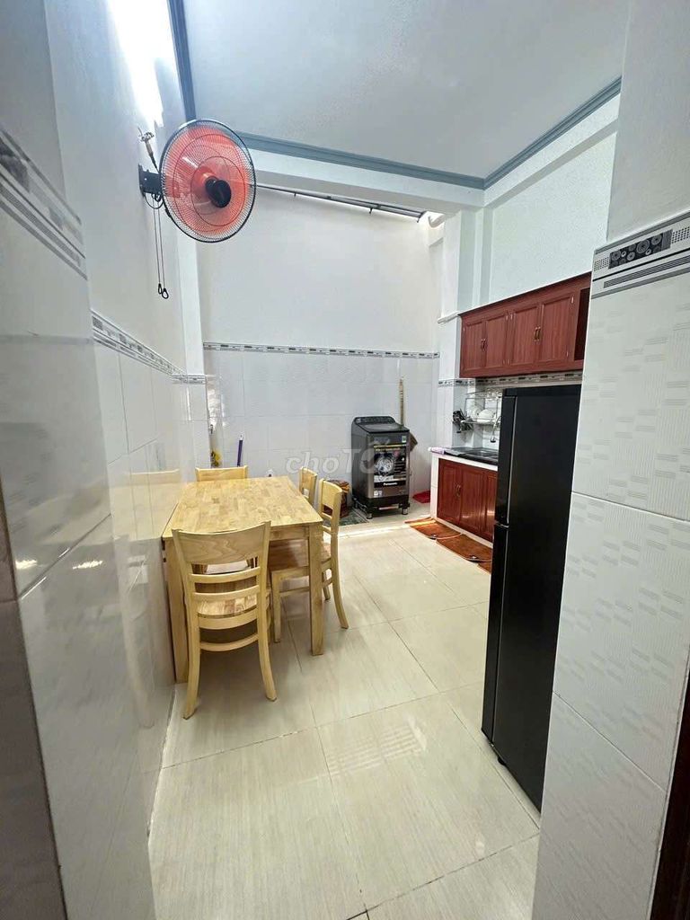 Full interior 4 x17 ground 2rd floor 3 roof bedroom tch10 alleyway 5 meters