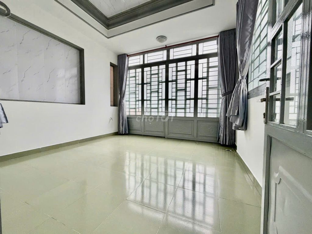 Rent the entire Nguyễn Trọng Lội car alley, 17 million.