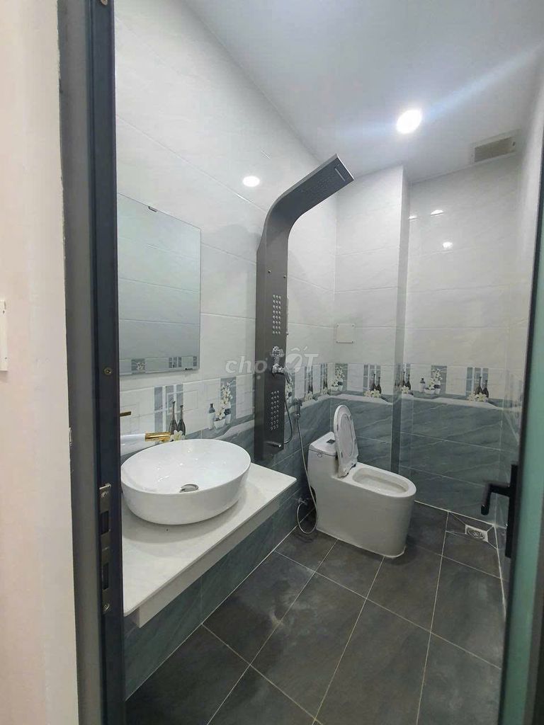 Need to rent an alley building 49/3 A Phan Đăng Lưu-7 Q.Phú Nhuận.