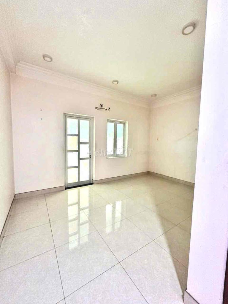 It's the owner of the District of Two Chiefs who need to rent the building.