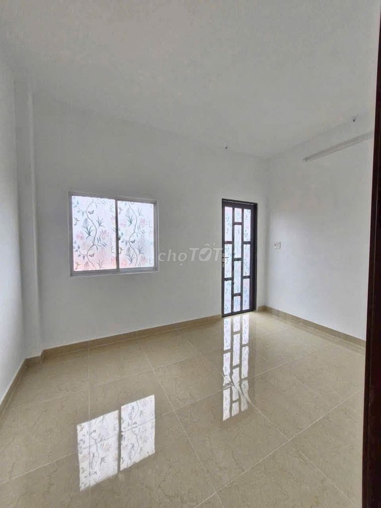 Renting a three-story apartment, 8 M phường hiệp thành District 12.