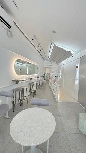 Rent cash house 34 Lê Thị Riêng, District 1 .5 X13 M, ground floor, 50 million