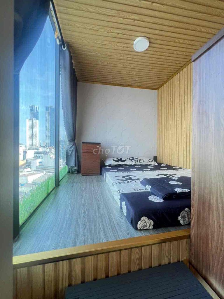 It's owner who hired Penhouse 6th floor, 12 million. Two-two bedrooms.