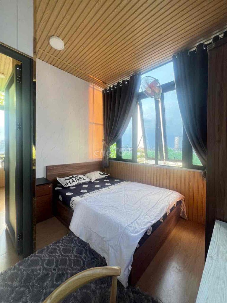 It's owner who hired Penhouse 6th floor, 12 million. Two-two bedrooms.