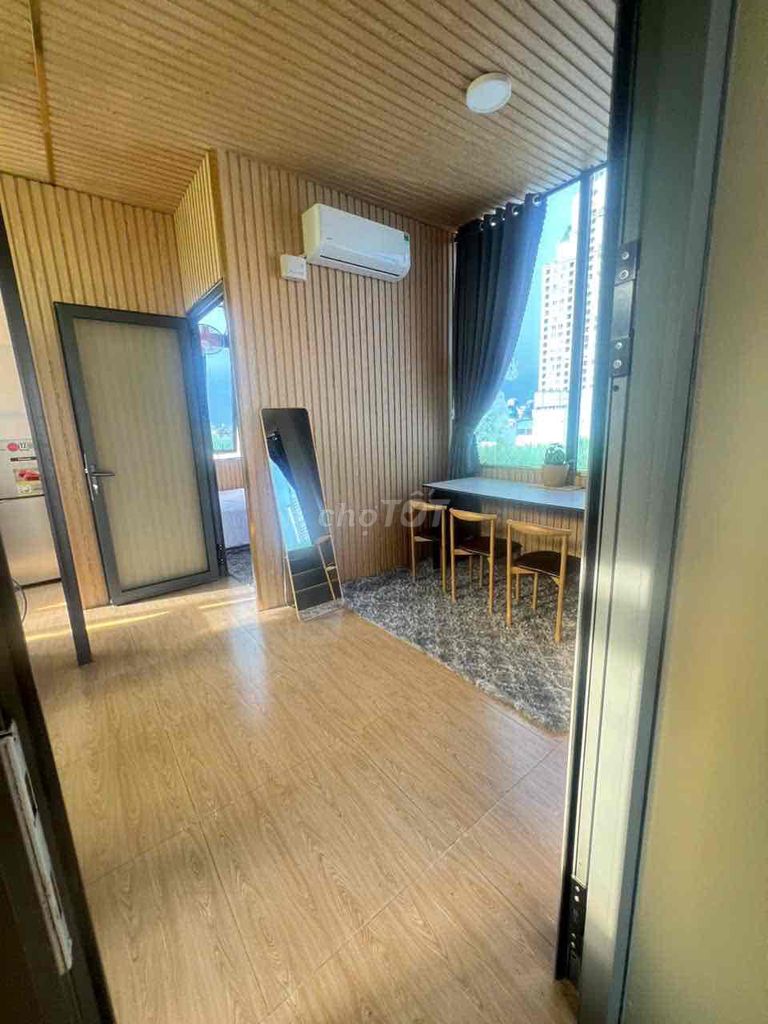 It's owner who hired Penhouse 6th floor, 12 million. Two-two bedrooms.