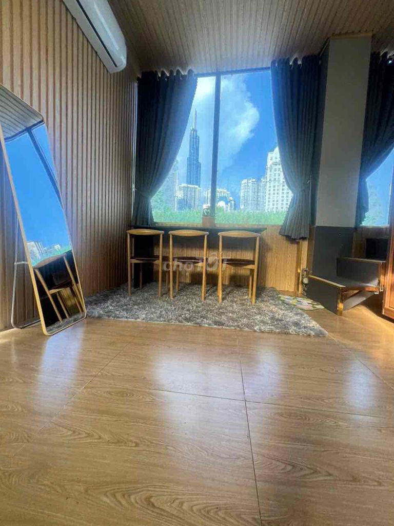 It's owner who hired Penhouse 6th floor, 12 million. Two-two bedrooms.