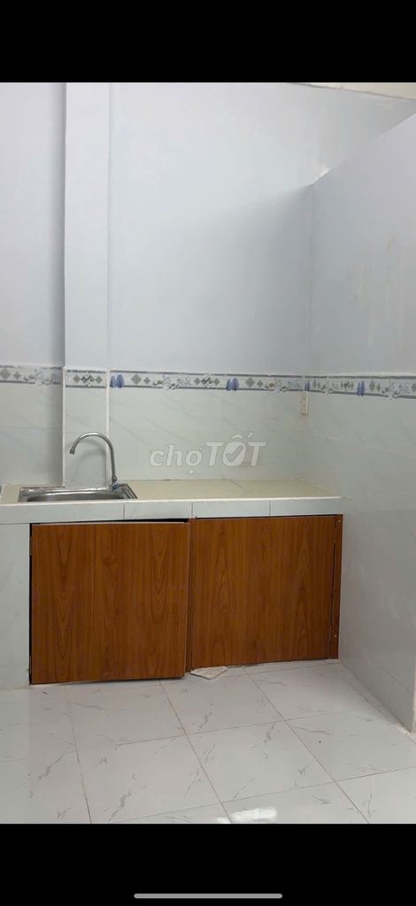 The owner rented the original Nguyễn Thiện Thuật, 070 14, Bình Thạnh