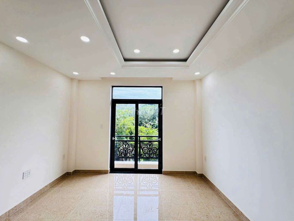 Let's rent out the Thủ Đức base.
