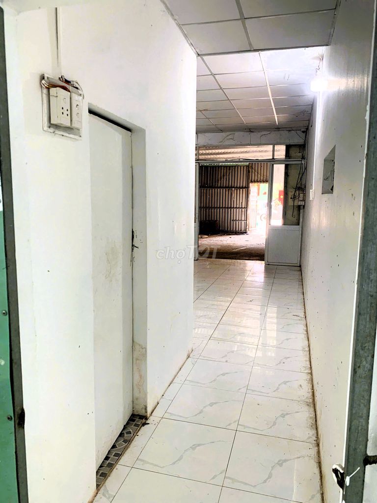 Rent the warehouse or at a good price kdc Hồng Long squared