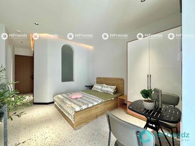 A senior apartment, Lê Văn Sỹ--a two-placed grammar.